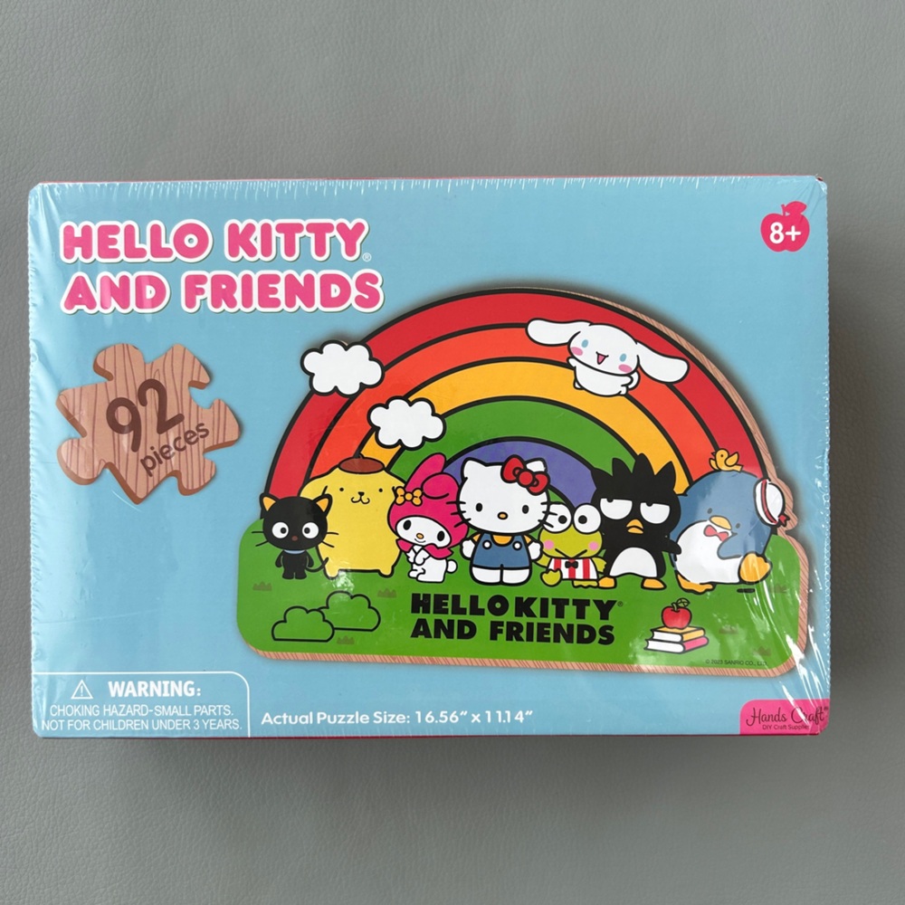 NWT - Hello Kitty and Friends Rainbow Puzzle
